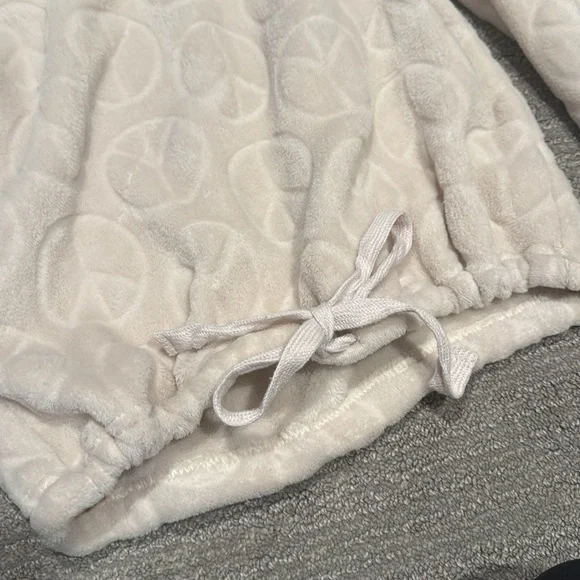 Peace cinch waist white sweater size small - Picture 3 of 3